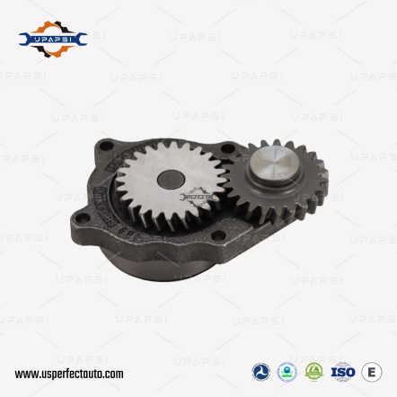 När måste ett oljetråg för lastbil bytas ut?